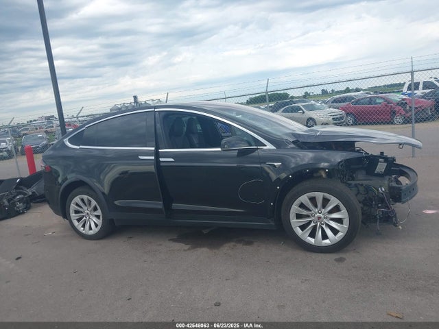 Tesla MODEL X 2016 5YJXCDE28GF026302 Image 14