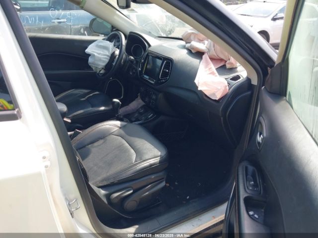 2019 JEEP COMPASS 3C4NJDCB4KT666680 Photo 4