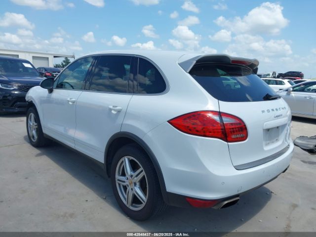 2014 PORSCHE CAYENNE WP1AA2A20ELA07810 Photo 2