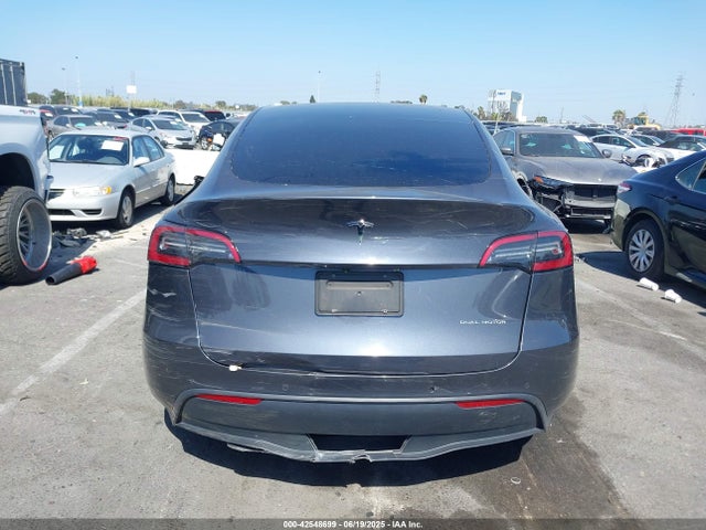 7SAYGDEE5NF557900 Tesla Model Y