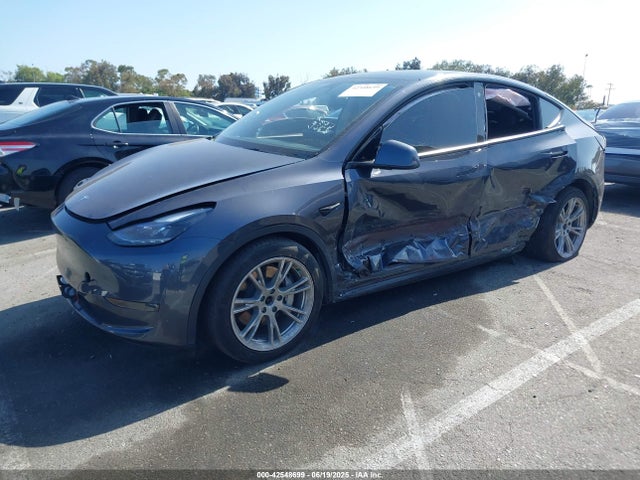 2022 TESLA MODEL Y 7SAYGDEE5NF557900 Photo 1