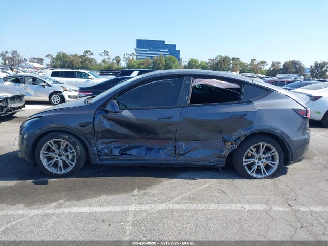 2022 TESLA MODEL Y 7SAYGDEE5NF557900 Photo 5