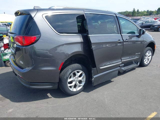 2C4RC1EG5KR598024 Chrysler 2019