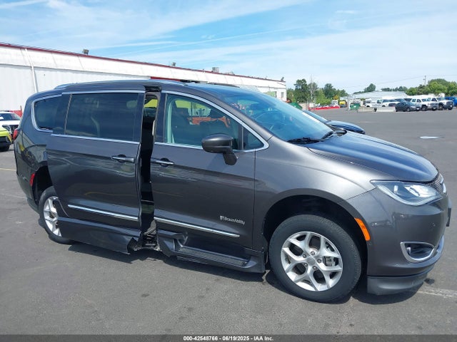 2C4RC1EG5KR598024 Chrysler 2019