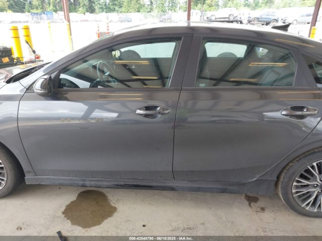 3KPF54AD4PE664825 KIA mpi nu