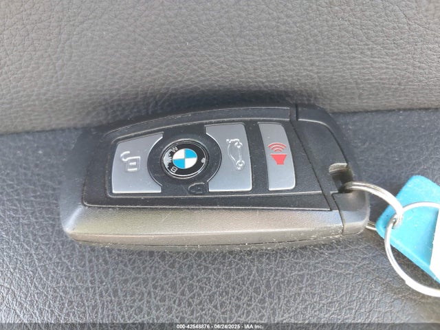 WBA8E5G59GNT94515 BMW 320i