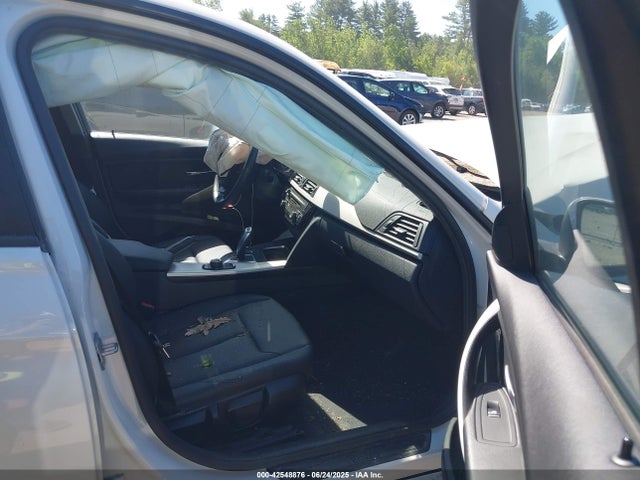 WBA8E5G59GNT94515 BMW 320i