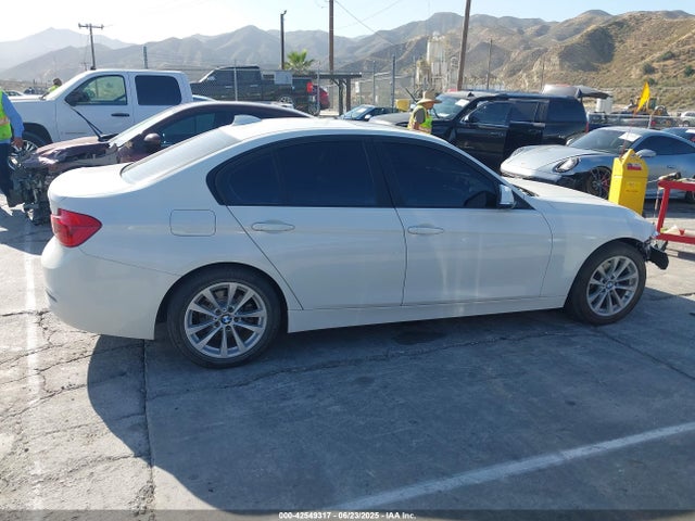 BMW 320i 2018 WBA8E1G54JNU92464 Image 13
