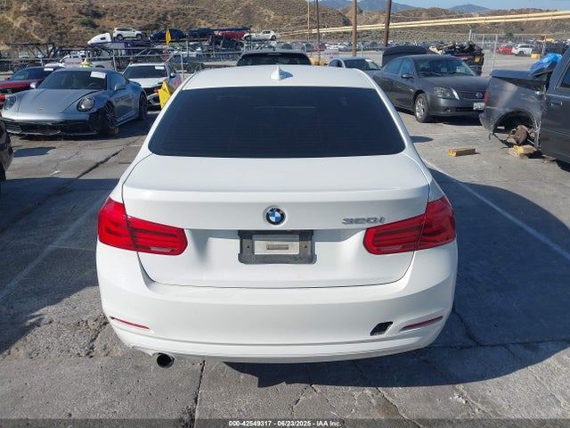 BMW 320i 2018 WBA8E1G54JNU92464 Image 16