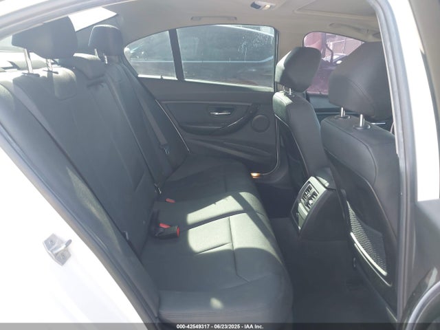 BMW 320i 2018 WBA8E1G54JNU92464 Image 8