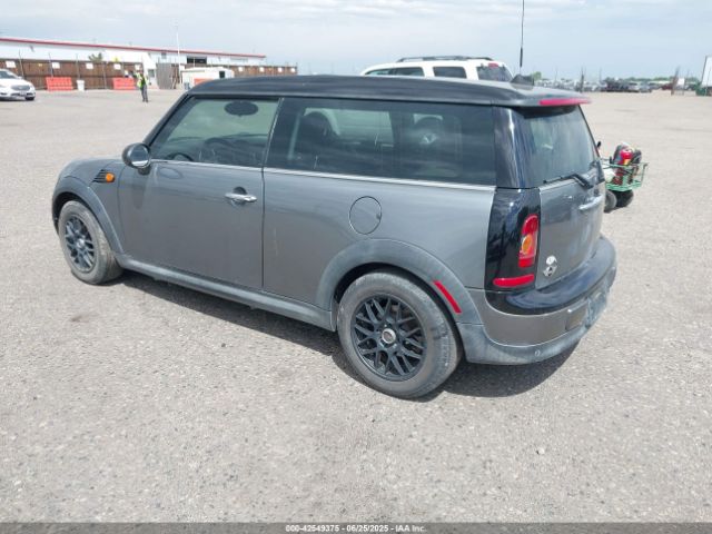 2010 MINI COOPER CLUBMAN WMWML3C51ATX52028 Photo 2