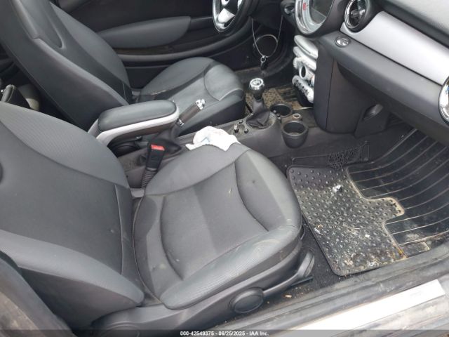 2010 MINI COOPER CLUBMAN WMWML3C51ATX52028 Photo 4