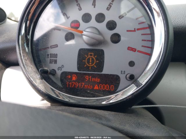 2010 MINI COOPER CLUBMAN WMWML3C51ATX52028 Photo 6