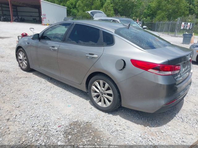 2018 KIA OPTIMA 5XXGT4L31JG251211 Photo 2