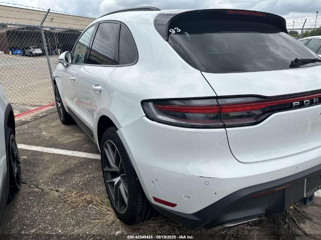2023 PORSCHE MACAN WP1AA2A56PLB15488 Photo 2