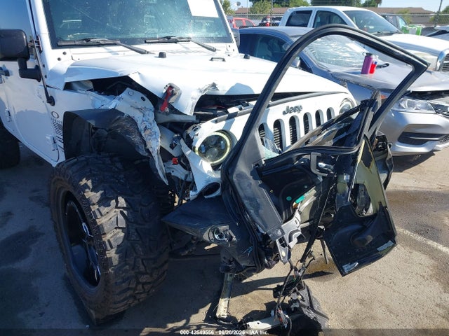 1C4HJWDG1FL528681 Jeep 2015
