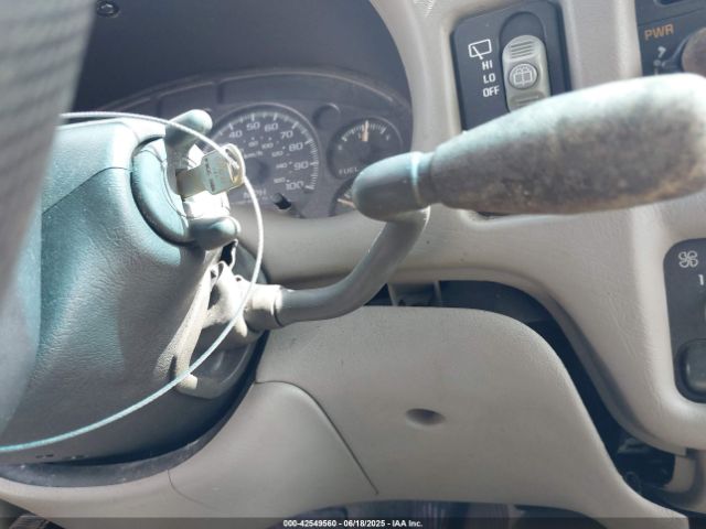 2000 CHEVROLET BLAZER 1GNCS13W3YK144615 Photo 10