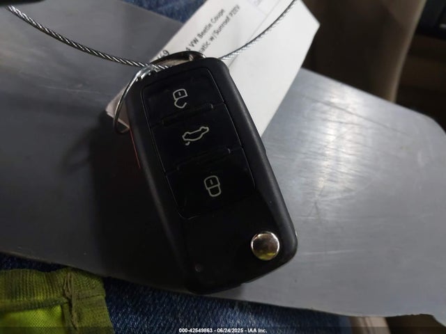 Volkswagen Beetle 2014 3VWJ17ATXEM663919 Image 11