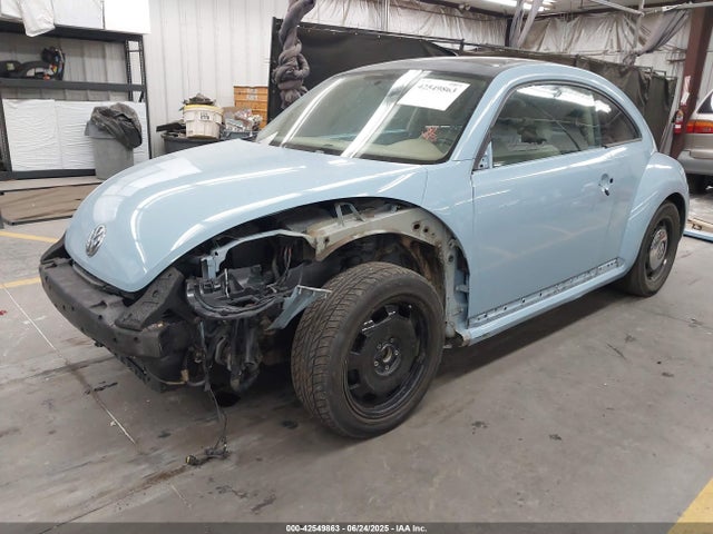 Volkswagen Beetle 2014 3VWJ17ATXEM663919 Image 2