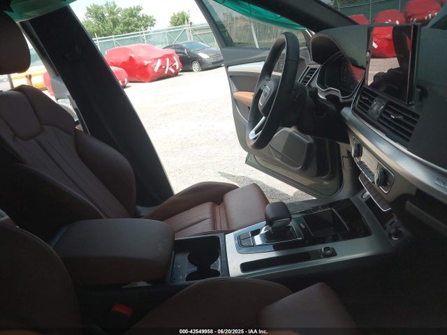 2025 AUDI Q5 WA1GAAFY0S2009801 Photo 4