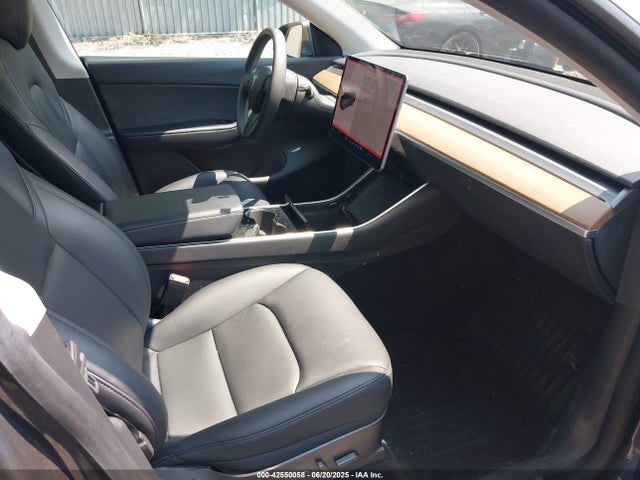 2021 TESLA MODEL Y 5YJYGDEE5MF067789 Photo 4