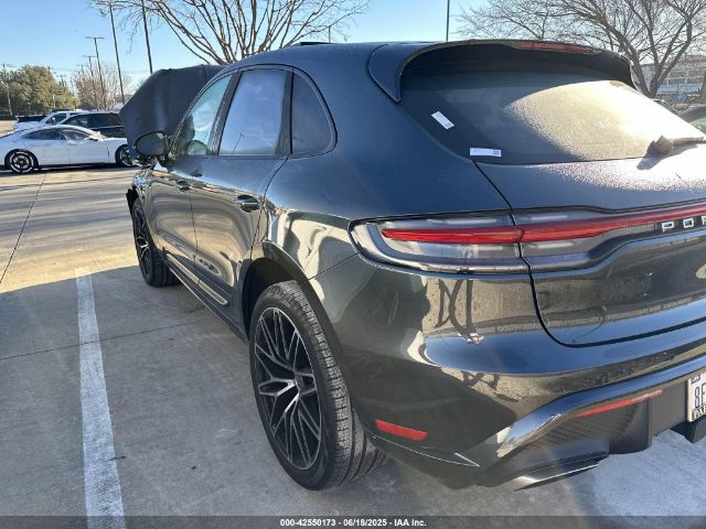 2024 PORSCHE MACAN WP1AA2A54RLB01771 Photo 2