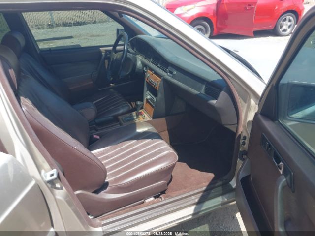 1992 MERCEDES-BENZ 190 WDBDA29D3NF991617 Photo 4