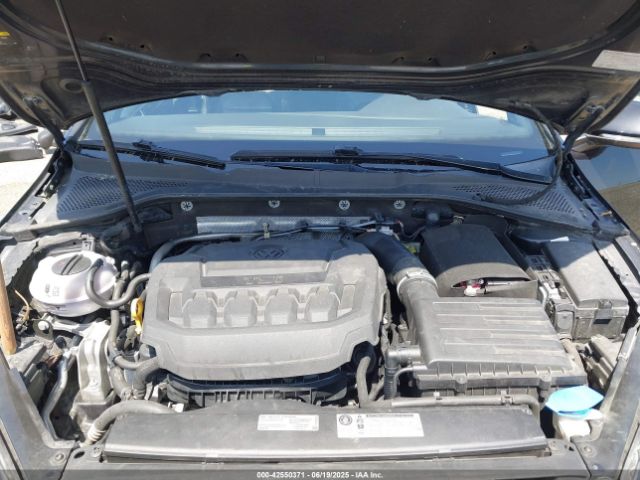 3VW447AUXFM104613 Volkswagen 2015