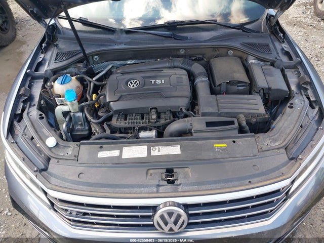 1VWDT7A3XHC050311 Volkswagen 1.8 tsi