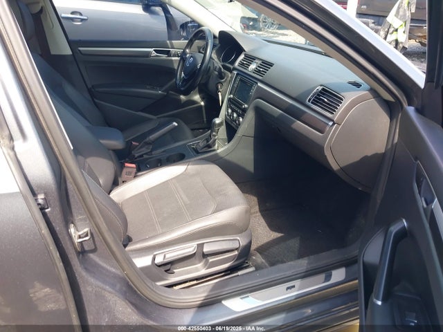1VWDT7A3XHC050311 Volkswagen 1.8 tsi