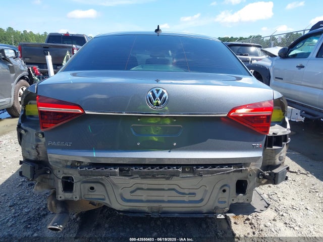 1VWDT7A3XHC050311 Volkswagen 1.8 tsi