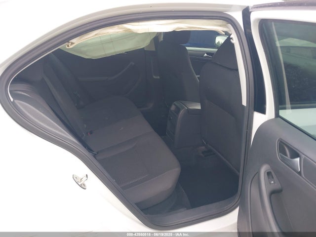 3VW2K7AJ9FM402539 Volkswagen 2015