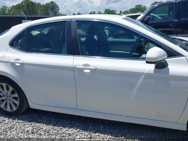 4T1B11HK3JU043982 Toyota CAMRY LE