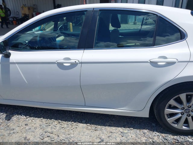 4T1B11HK3JU043982 Toyota CAMRY LE
