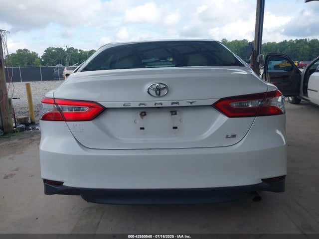 4T1B11HK3JU043982 Toyota CAMRY LE