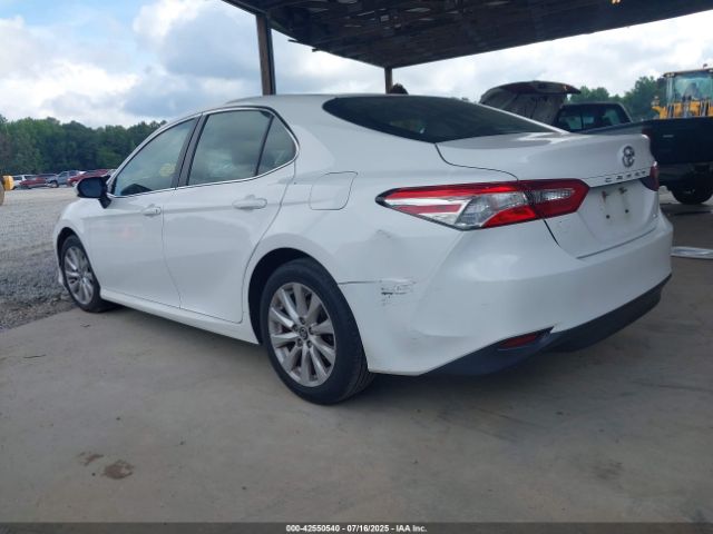 2018 TOYOTA CAMRY 4T1B11HK3JU043982 Photo 2
