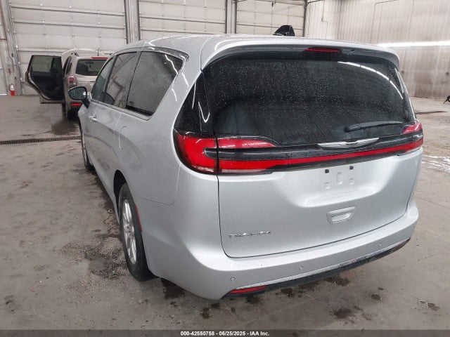 Продажа на аукционе авто 2024 Chrysler Pacifica Touring L, vin: 2C4RC1BG2RR162875, номер лота: 42550758