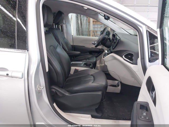Продажа на аукционе авто 2024 Chrysler Pacifica Touring L, vin: 2C4RC1BG2RR162875, номер лота: 42550758