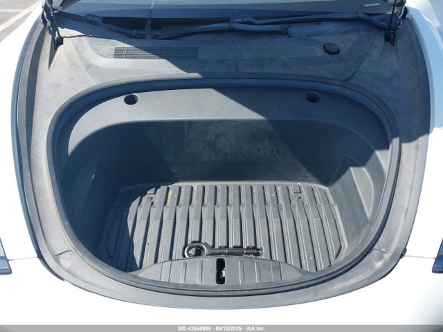 5YJ3E1EA9MF929942 Tesla MODEL 3