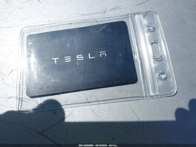5YJ3E1EA9MF929942 Tesla MODEL 3