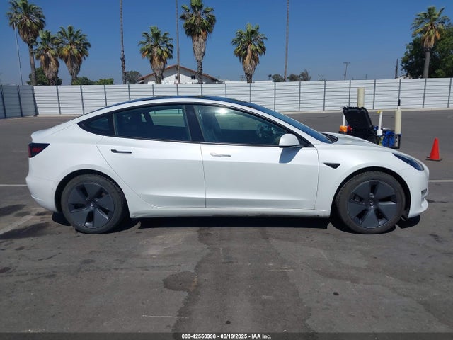 5YJ3E1EA9MF929942 Tesla MODEL 3