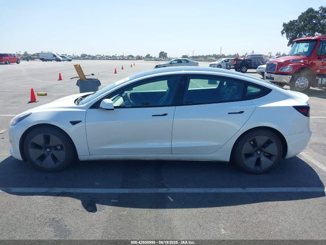 5YJ3E1EA9MF929942 Tesla MODEL 3