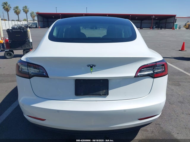 5YJ3E1EA9MF929942 Tesla MODEL 3