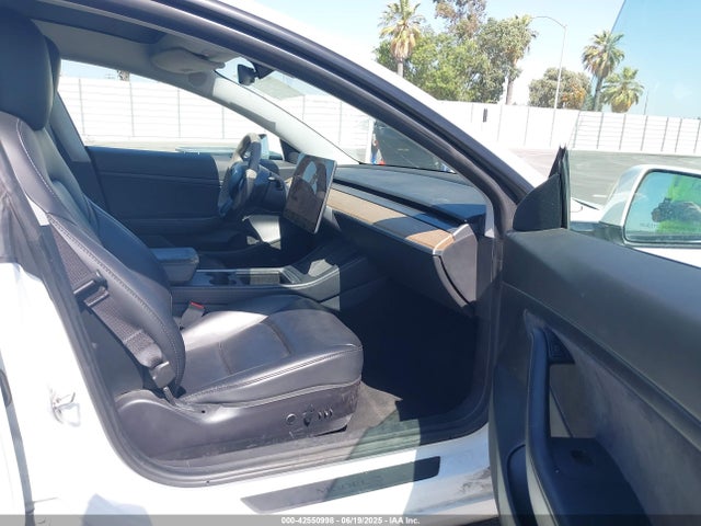 5YJ3E1EA9MF929942 Tesla MODEL 3