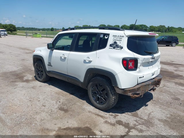 Jeep 2018 2018 ZACCJBAB5JPH67828 Image 3