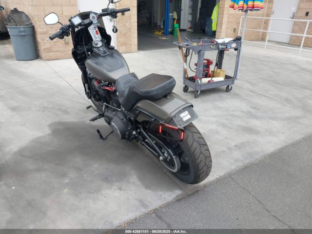2018 HARLEY-DAVIDSON FXFBS 1HD1YLK17JC022547 Photo 2