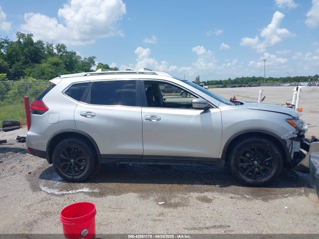 Nissan 2017 2017 JN8AT2MT9HW150794 Image 13