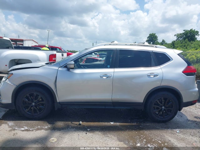 Nissan 2017 2017 JN8AT2MT9HW150794 Image 14