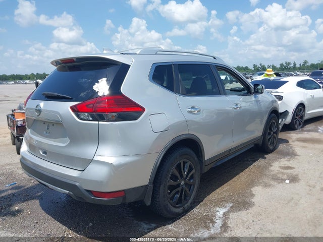 Nissan 2017 2017 JN8AT2MT9HW150794 Image 4