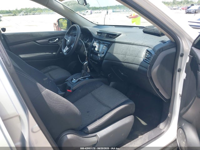Nissan 2017 2017 JN8AT2MT9HW150794 Image 5